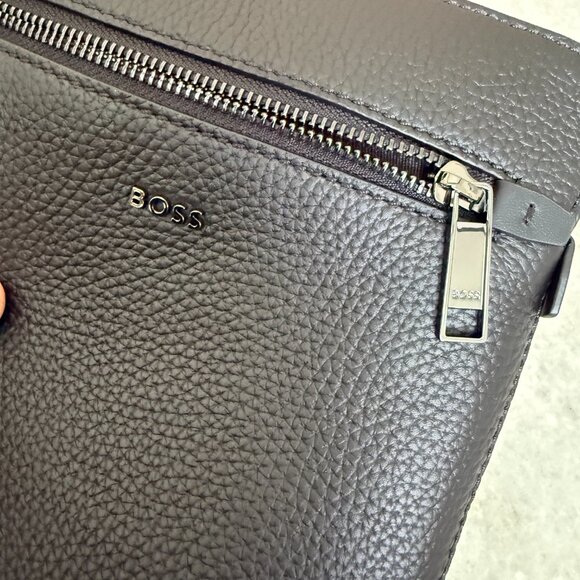 HUGO BOSS Morval_S All Leather Zip Env_O Bag 50517985 Black - Picture 13 of 16